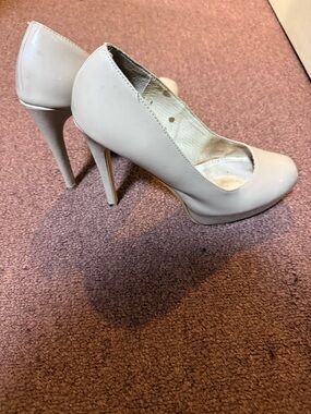 Chinese Laundry Light Nude Patent Stiletto Pumps